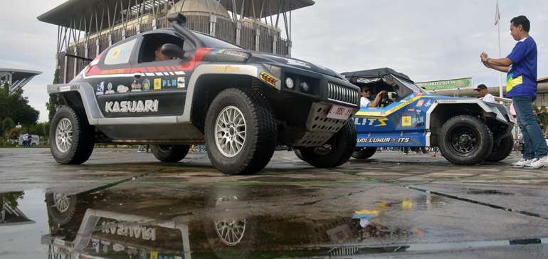 Mobil Listrik Blits Tempuh 3.200 KM Surabaya-Pekanbaru